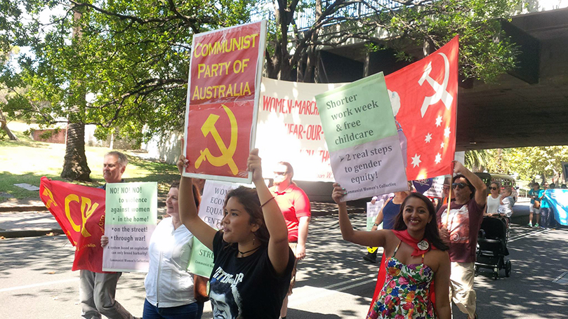 Reds around the world, combat racism, sexism and support Venezuela